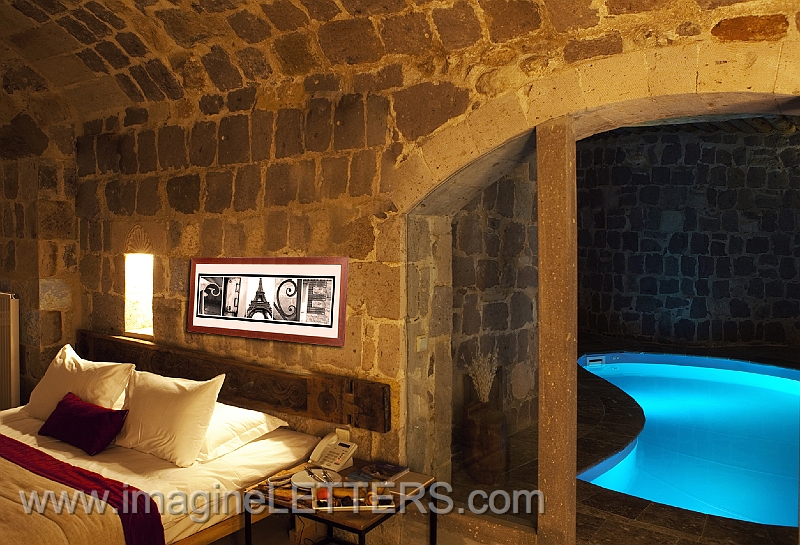 alphabet_phot_living_roomj_14.jpg