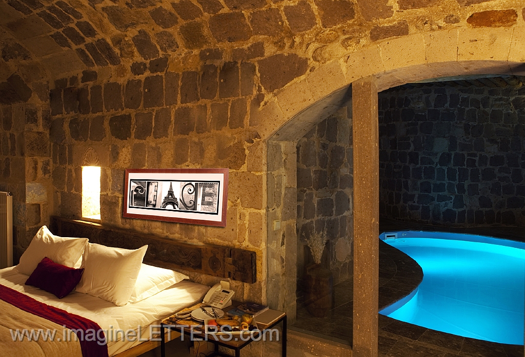alphabet_phot_living_roomj_14.jpg