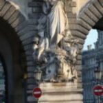 The Letter y_5 - PARIS - Color